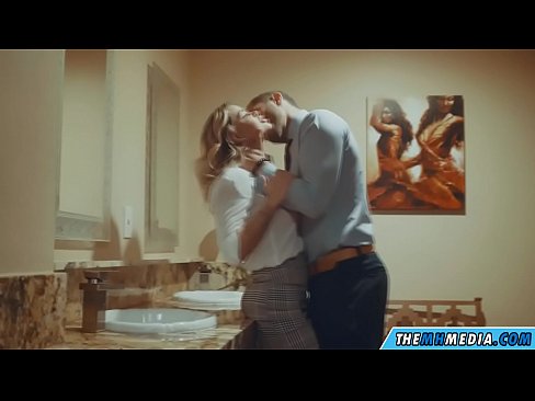 ❤️ Când o blondă cu sânii mari te seduce într-o toaletă publică ☑  at ro.ergoupa.top ❌